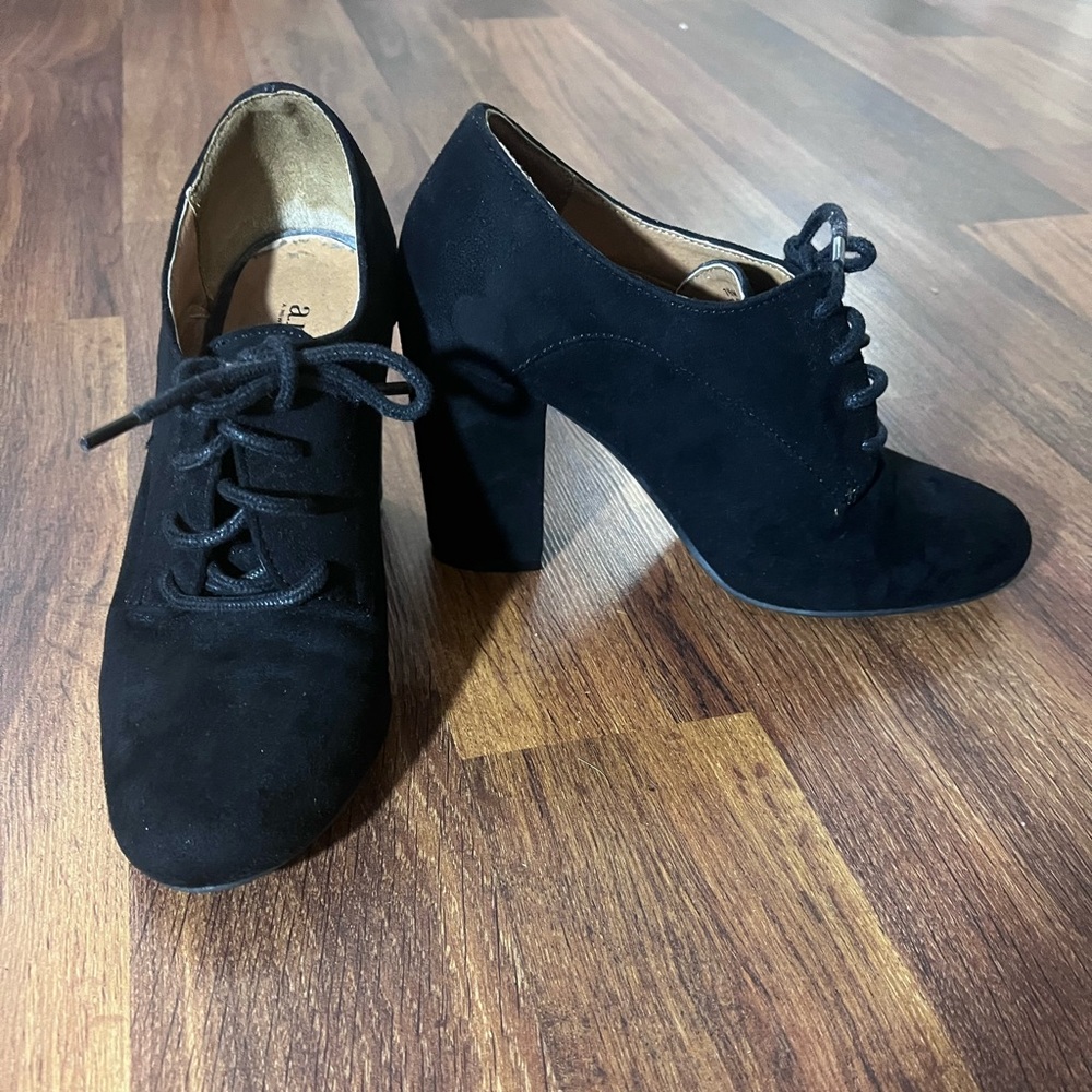 Heeled lace up booties!